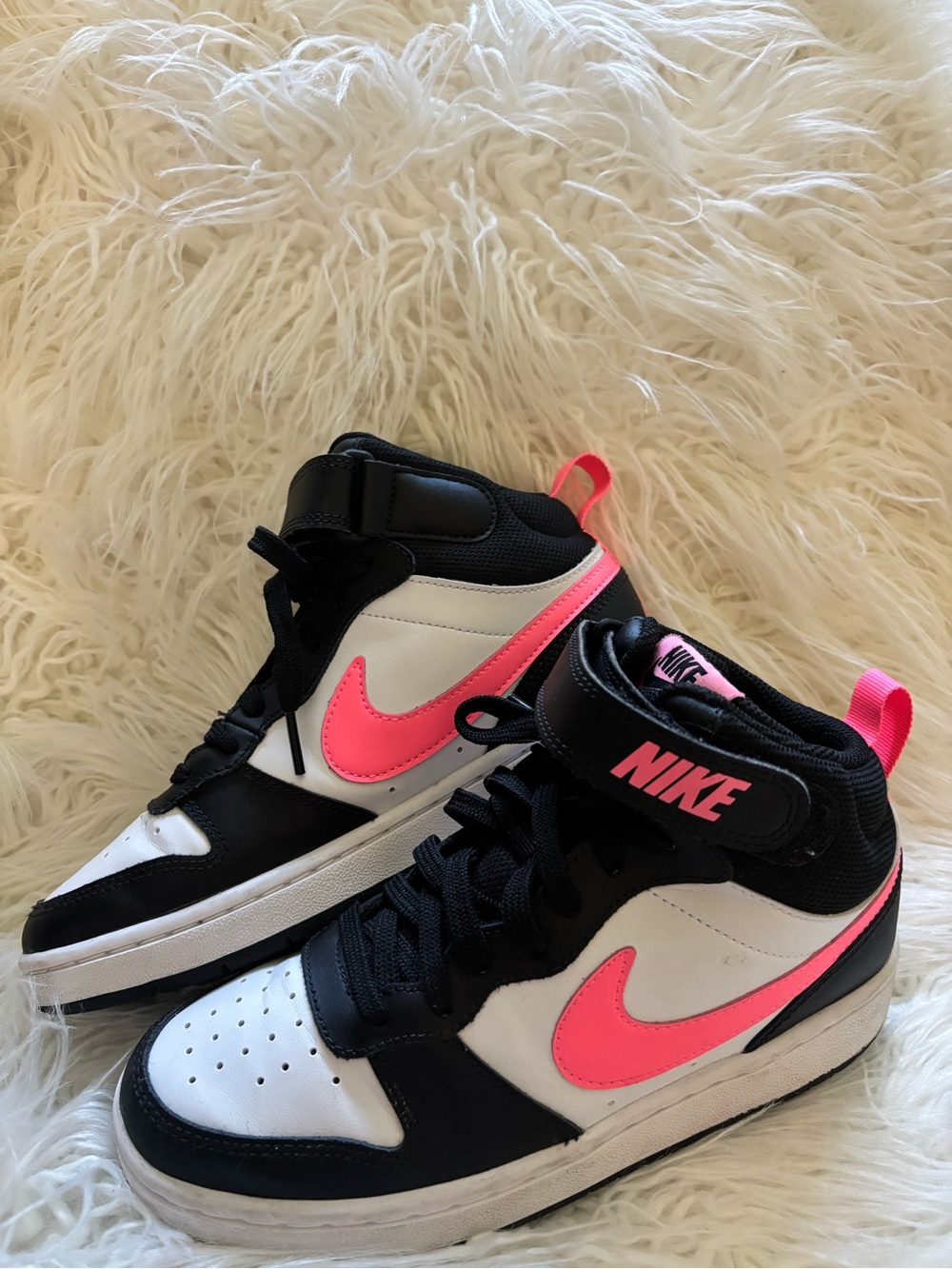 Nike Kids Mid-Top Sneakers in White, Black & Hot Pink